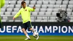 Penyerang Barcelona, Lionel Messi saat menjalani sesi latihan di Allianz Arena, Munich, Jerman (11/5/2015).  Barcelona akan menantang Bayern Muenchen di leg kedua semifinal Liga Champions. (Reuters/Michaela Rehle)