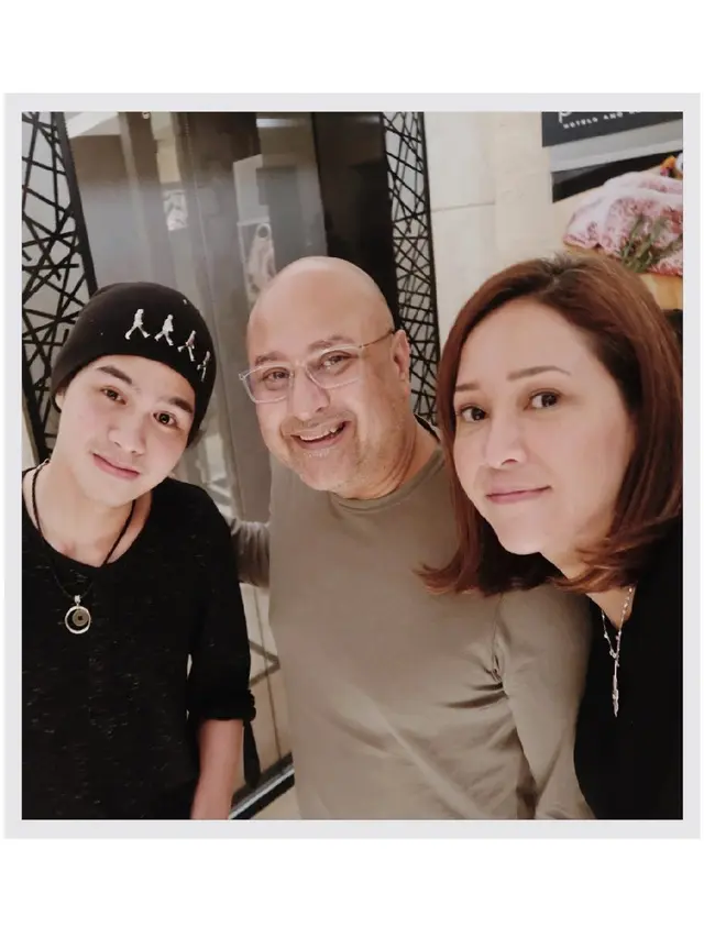 Jadi Ayah Sambung, Ini 6 Momen Kebersamaan Irwan Mussry dengan Al, El dan Dul