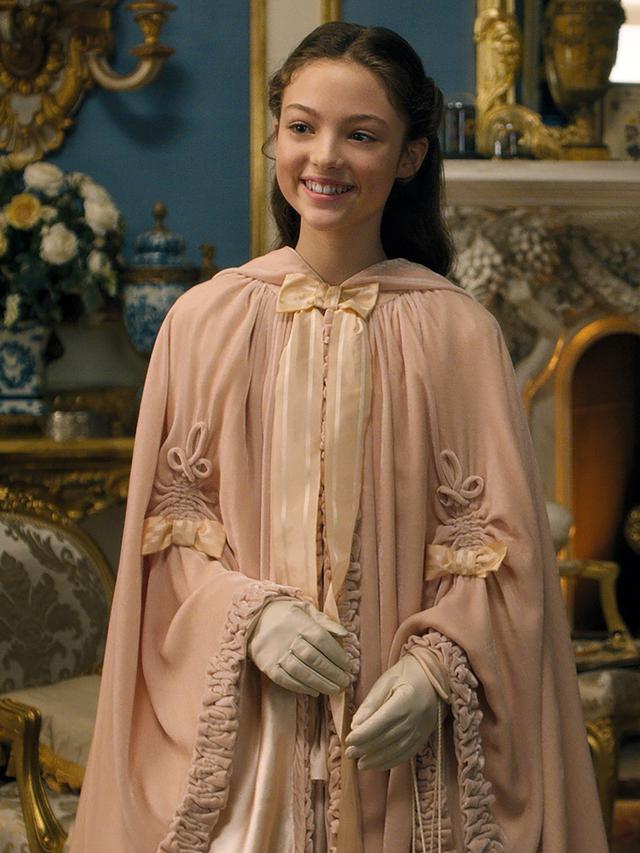 Carmel Laniado sebagai Lady Rose. (Foto: Dok. Universal Pictures)