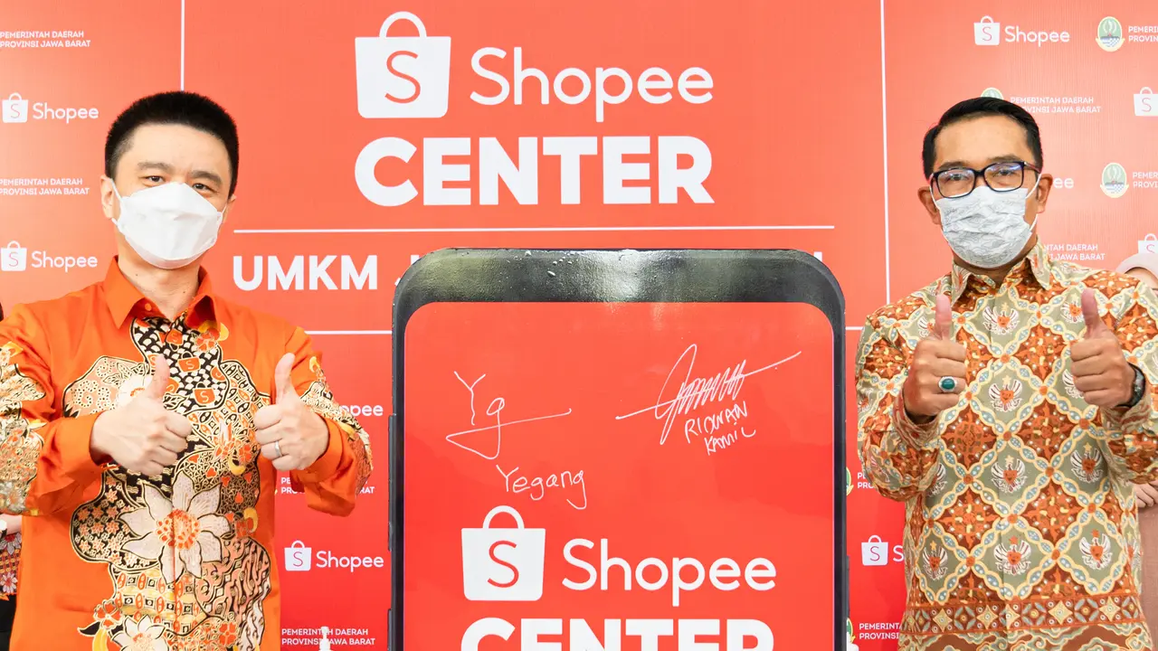 Gubernur Jawa Barat Ridwan Kamil dan Co-founder dan Group Chief Operating Officer, Sea, YeGang. Dok Shopee
