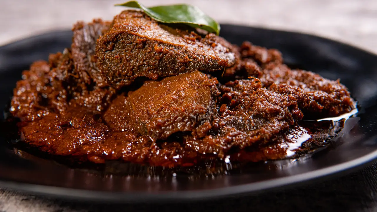 Alih Profesi Bisnis Kuliner, Nurzakiah Caniago Bawa Rendang Makcik Roza Mendunia