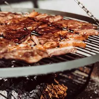 Ilustrasi makanan tinggi kolesterol. (Foto: Unsplash/freestocks)