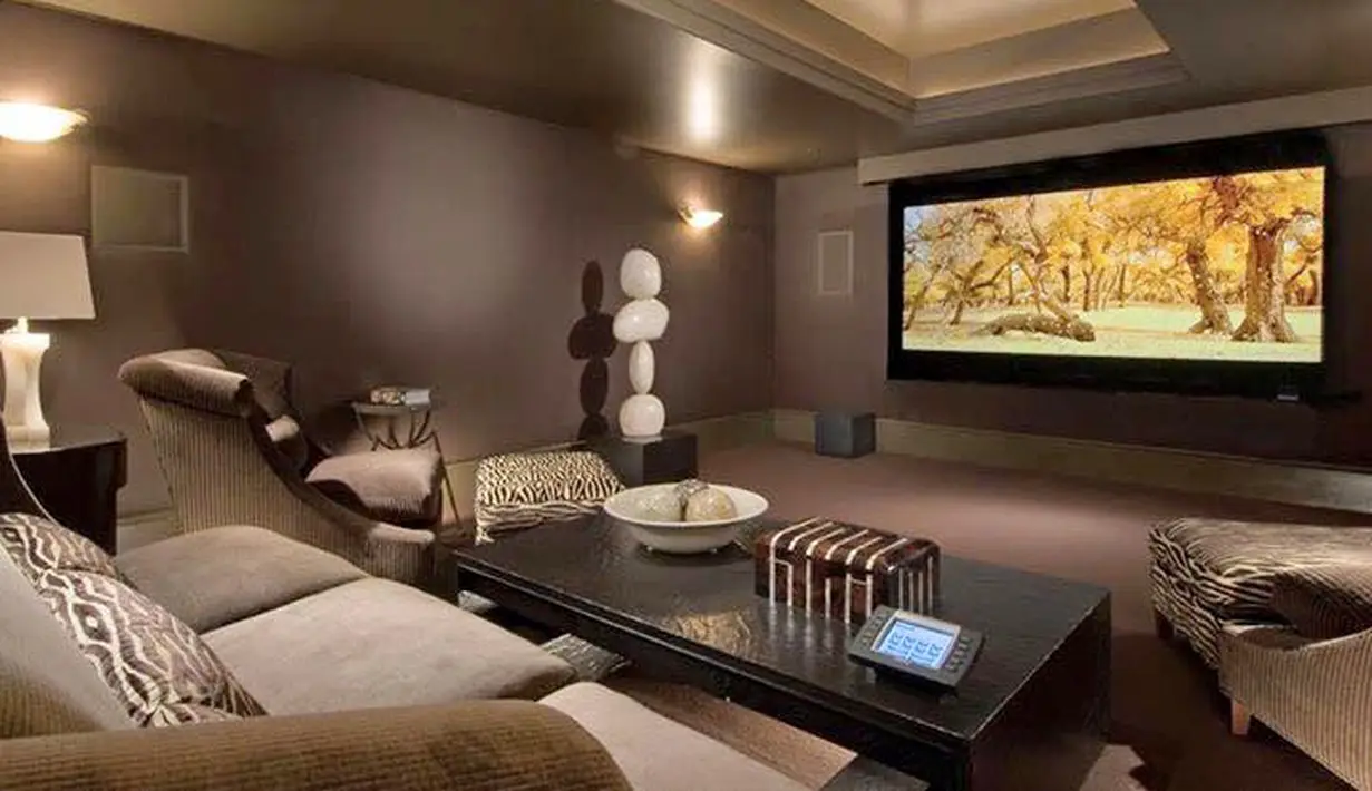 Inspirasi Ruang Teater di Dalam Rumah Yang Epik Nan Mewah Photo