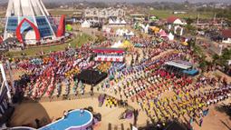 Suasana acara off air senam massal pagi saat Karnaval SCTV yang digelar di Menara Pandang Teratai Purwokerto, Jawa Tengah pada Sabtu (23/09/2023). (Dok. SCTV)