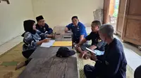 Diskusi intens PPDKJ DIY bersama Walsid Budi untuk memperkuat advokasi pekerja. Upaya ini dilakukan demi meningkatkan kesejahteraan dan perlindungan hak pekerja di Yogyakarta, terutama dalam menghadapi tantangan ekonomi dan kebijakan yang kurang berpihak.