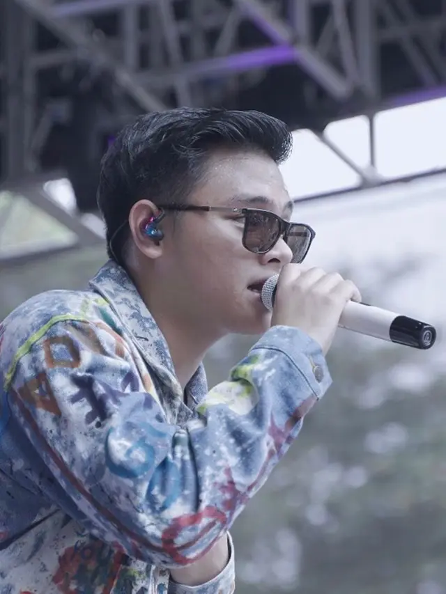 6 Potret Terbaru Aldy Maldini, Mantan CJR yang Baru Rilis Lagu Baru