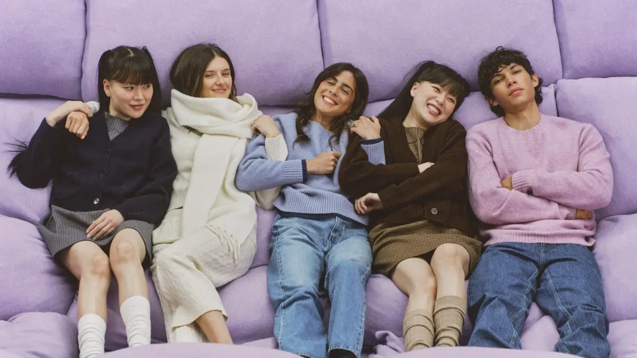 Ringan, Lembut, dan Chic: Pesona Soufflé Yarn UNIQLO untuk Gaya Sehari-hari [Dok/Uniqlo]