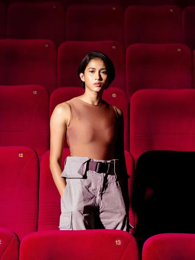 Tanktop dan Celana Cargo