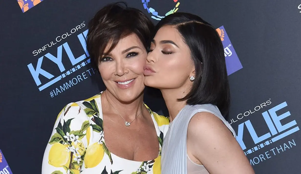 Kris percaya bahwa Kylie tetap membutuhkan "me time" demi kesehatan dirinya sendiri. (Life & Style)
