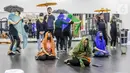 Sejak pertengahan Maret hingga April 2021, peserta terpilih dalam program yang dipersembahkan oleh www.indonesiakaya.com bekerja sama dengan Garin Nugroho dan kelompok Teater Musikal Nusantara (TEMAN), telah mengikuti workshop vokal, tari dan akting di Galeri Indonesia Kaya. (Liputan6.com/Pool)