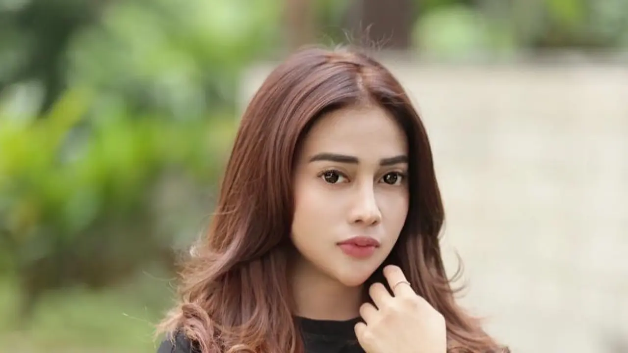 Chintya Ramlan (https://www.instagram.com/p/CQXkgo-nVxX/)