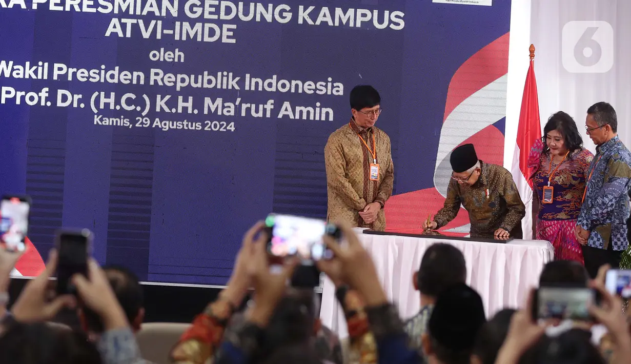 Wakil Presiden RI Ma’ruf Amin menyampaikan apresiasi setinggi-tingginya kepada ATVI atas dedikasinya mencetak sumber daya manusia yang berkualitas di bidang media digital. (Liputan6.com/Helmi Fithriansyah)