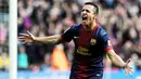 Alexis Sanchez – Pemain berjuluk El Nino Maravilla ini pernah dilatih Guardiola di Barcelona pada 2011-2014. Meski sempat dikabarkan akan reuni dengan Pep di Manchester City, pria Cile itu malah merapat ke Old Trafford asuhan Jose Mourinho. (AFP/Lluis Gene)