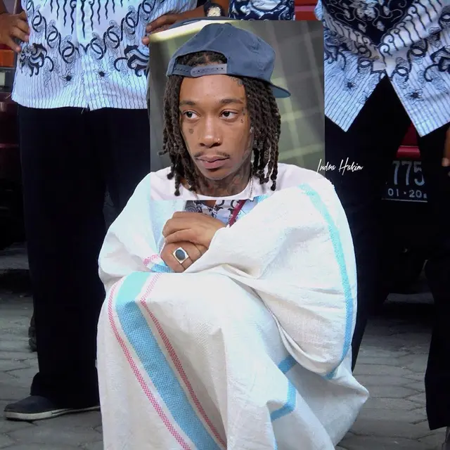 6 Editan Foto Wiz Khalifa Jika Tinggal di Indonesia Ini Bikin Ngakak
