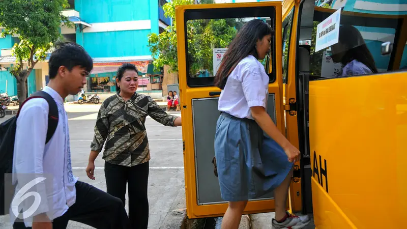 20160422-Bus Sekolah Gratis Hadir di Rusun Muara Kapuk-Jakarta- Yoppy Renato