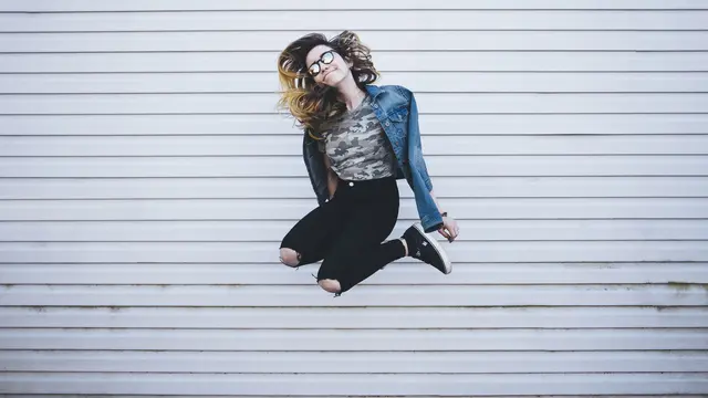 [Bintang] Pintar Akting, 5 Shio Ini Nggak Pernah Terlihat Sedih