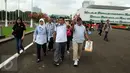 Ketua DPR RI, Ade Komarudin (ketiga kiri) didampingi Sekjen DPR RI Winantuningtyastiti melakukan pemeriksaan kondisi sejumlah sarana dan prasarana yang ada di Kompleks Parlemen  Senayan, Jakarta, Minggu (31/1/2016). (Liputan6.com/Helmi Fithriansyah) 