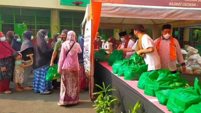 Permata MHT Gelar Bazar Murah di Halaman SMK Al Huda Kelapa Dua