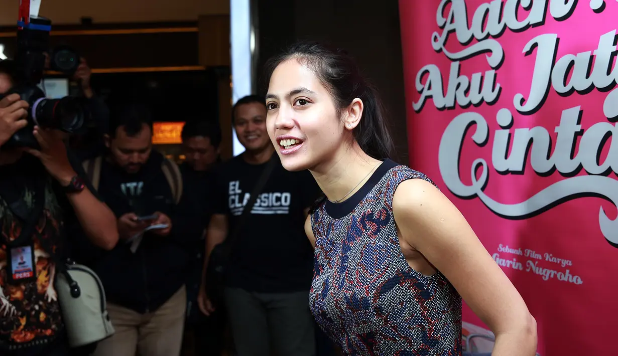 "Istilahnya orang Indonesia kalau ga kena nasi tuh ga kenyang. Tapi kalau udah (makanan) Eropa atau Amerika itu lidah aku ga cocok," tutur Pevita. (Deki Prayoga/Bintang.com)