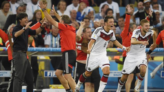 Mesut Ozil, Timnas Jerman, Pensiun