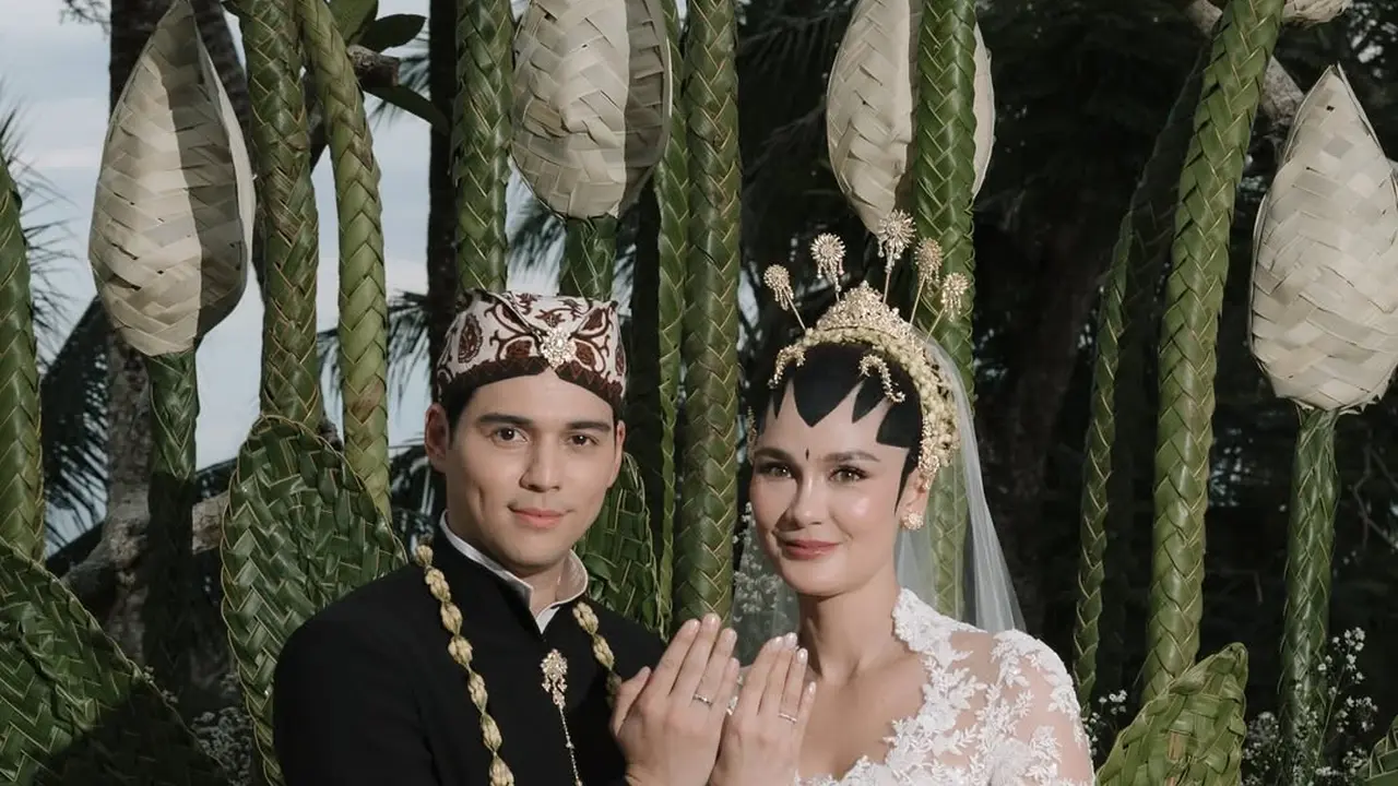 Kisah Dadakan Aksesori Akad Maxime Bouttier, Keris Dibuat Seminggu atas Permintaan Luna Maya