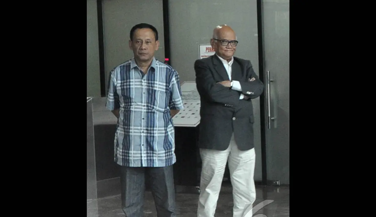 Dorodjatun Kuntjoro Jakti diperiksa KPK terkait penerbitan Surat Keterangan Lunas (SKL) Bantuan Likuiditas Bank Indonesia (BLBI), Jakarta, Jumat (12/12/2014). (Liputan6.com/Miftahul Hayat)