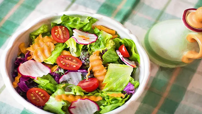Ilustrasi sayuran mentah atau salad