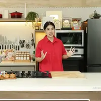 Chef Devina Hermawan berbagi dua resep topping Mie Sedaap Goreng. (Dok. Istimewa)