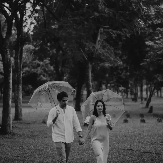 6 Potret Mesra Anggika Bolsterli dan Kekasih, Disebut Prewedding Oleh Netizen