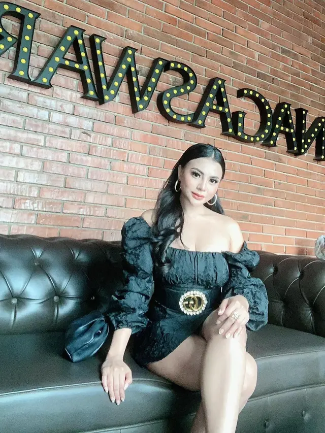 7 Potret Tisya Erni, Model yang Dikabarkan Dekat dengan Sule