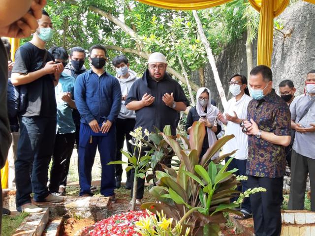 Kabar Terbaru Dari Misteri Kematian Editor Metro Tv Hingga Pengakuan Irit Kekasih News Liputan6 Com