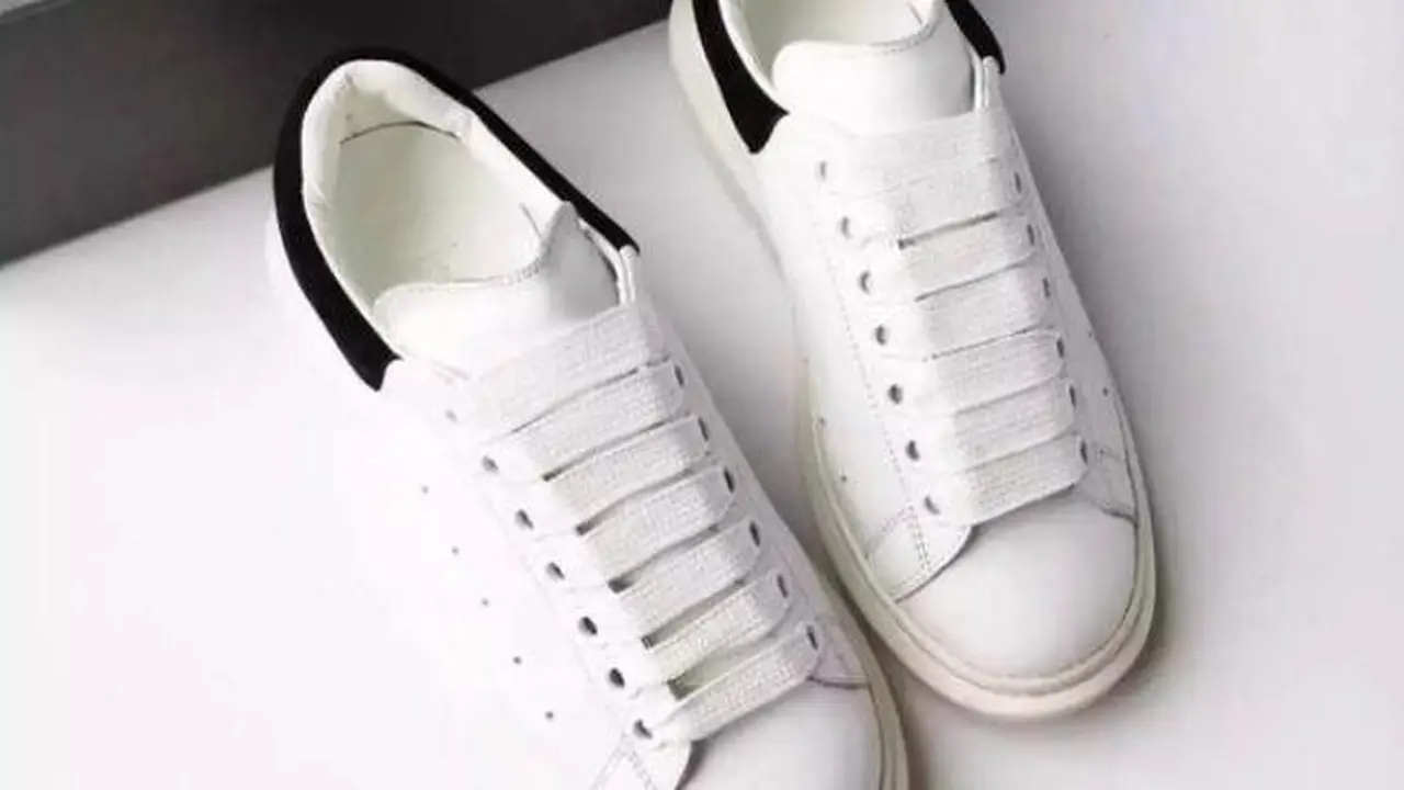 5 Sepatu Sneakers yang Mendominasi Tahun 2018