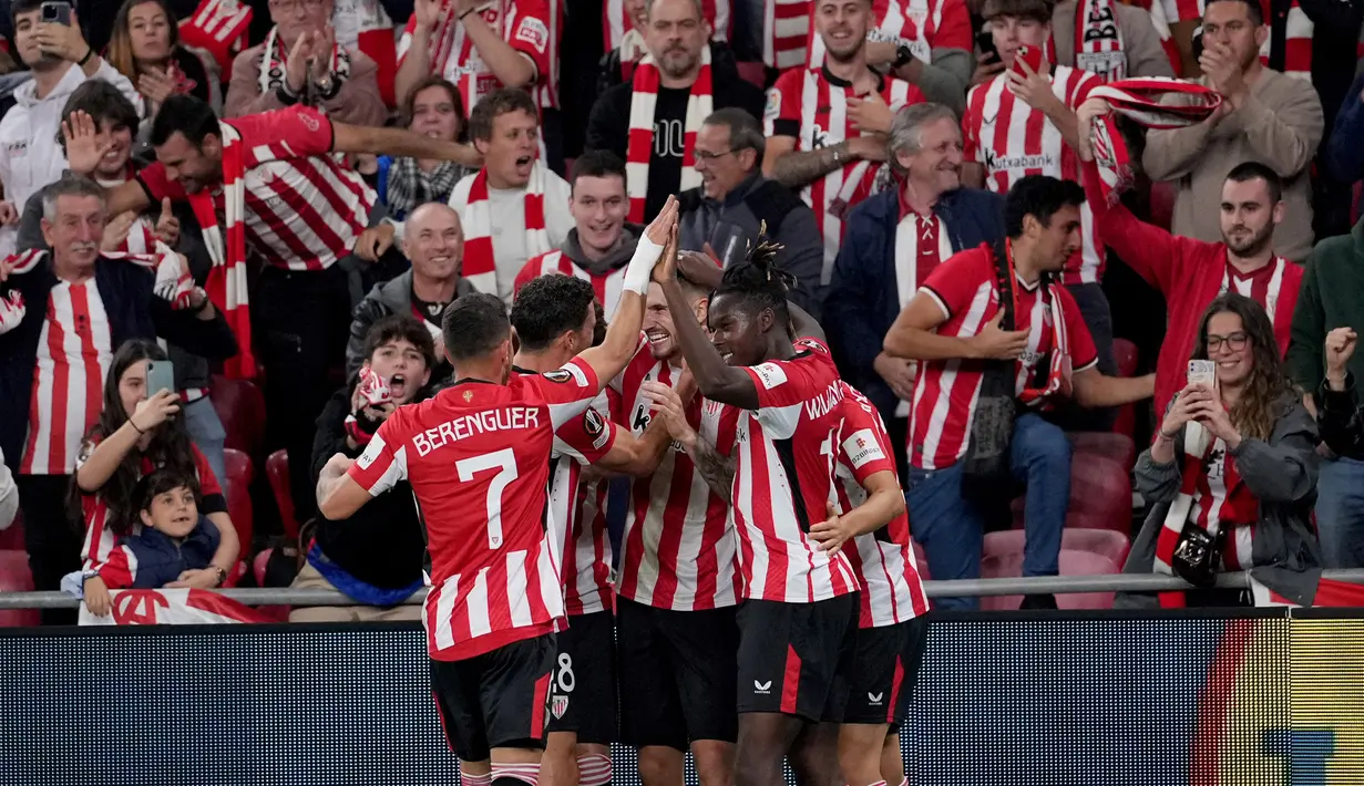 Menit ke-85, Oihan Sancet (tengah) berhasil menggandakan keunggulan Athletic Bilbao atas AZ Alkmaar. (Cesar Manso/AFP)
