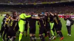 AEK Athens meraih gelar juara Liga Super Yunani musim 2017/18 setelah menang 2-0 atas Levadiakos, mengakhiri 24 tahun penantian me...