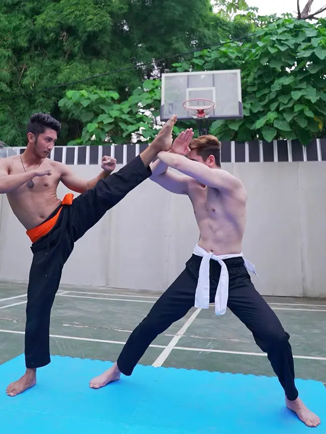 6 Potret Gaya Verrell Bramasta Latihan Pencak Silat, Curi Perhatian