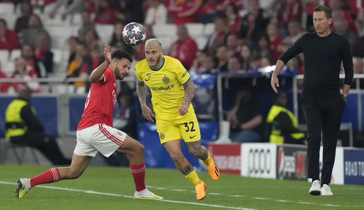 Inter Milan menang 2-0 dari lawatan mereka ke kandang Benfica.  (AP Photo/Armando Franca)
