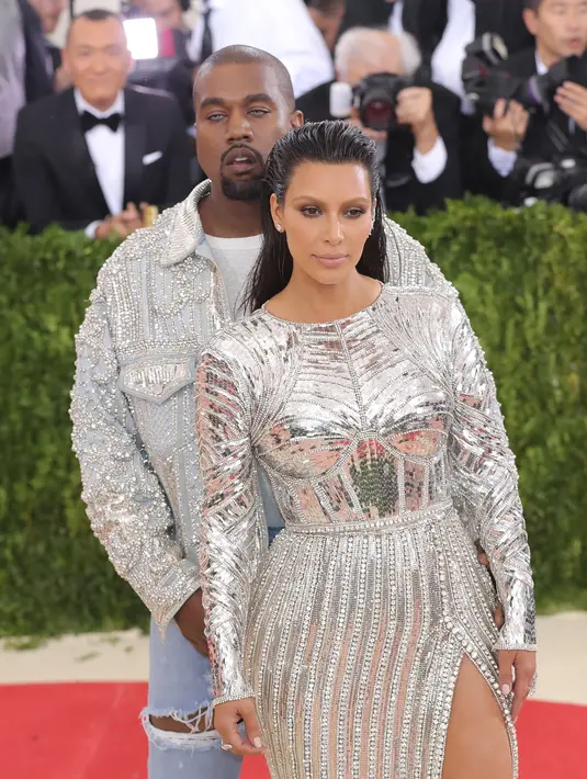 Kesuksesan Kim Kardashian meraih popularitasnya berkat seks tape bersama mantan kekasihnya Ray Jay. (AFP/Bintang.com)