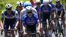 <p>Bintang etape kedua Victor Lafay, yang bertahan di peringkat keempat klasemen umum, merebut kaus hijau untuk klasifikasi poin sprint. (AP Photo/Daniel Cole)</p>