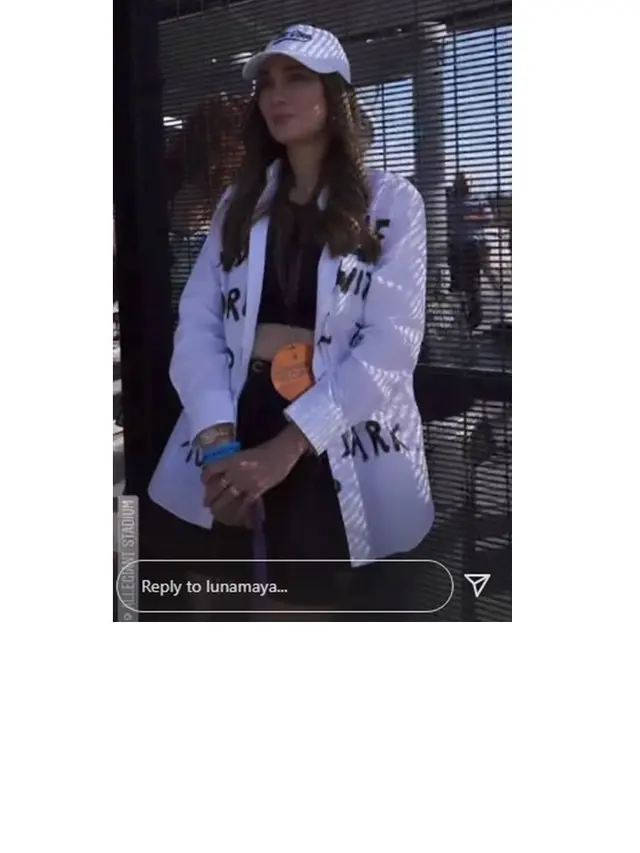 7 Potret Luna Maya Nonton Konser BTS di Las Vegas, Seru Banget