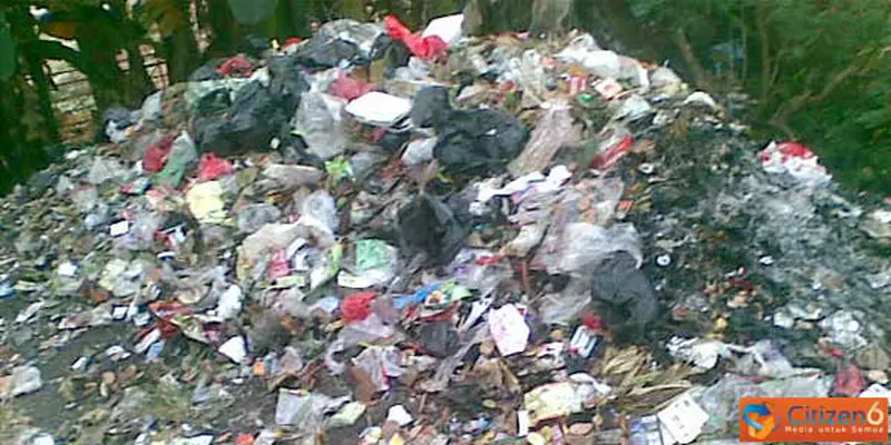 Sampah di Ujung Jakarta Timur