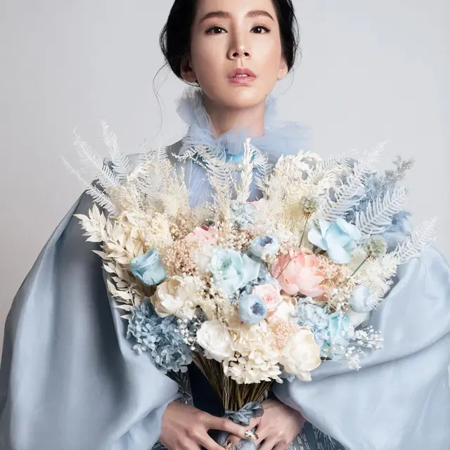 Lama Vakum, Ini 7 Potret Terbaru Jill Gladys yang Makin Awet Muda Bak ABG