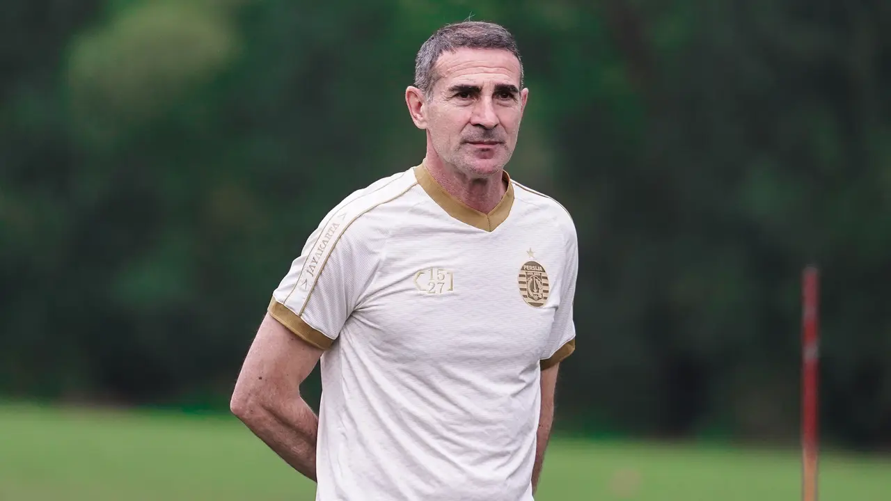 Foto Liga 1: Arsitek Baru Macan Kemayoran, Angelo Alessio Pimpin Perdana Latihan Persiapan Liga 1 2021