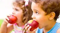 Lezatnya apel jangan ditolak. Paling tidak ada delapan manfaat bagi kesehatan dari sebuah apel. (Foto: wulongforlife.com)