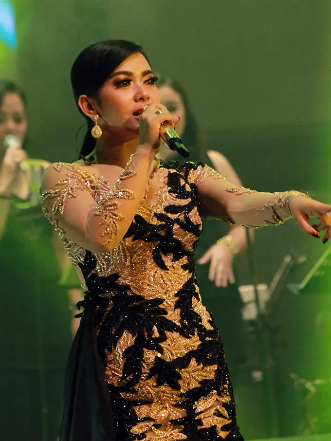 [Bintang] Syahrini