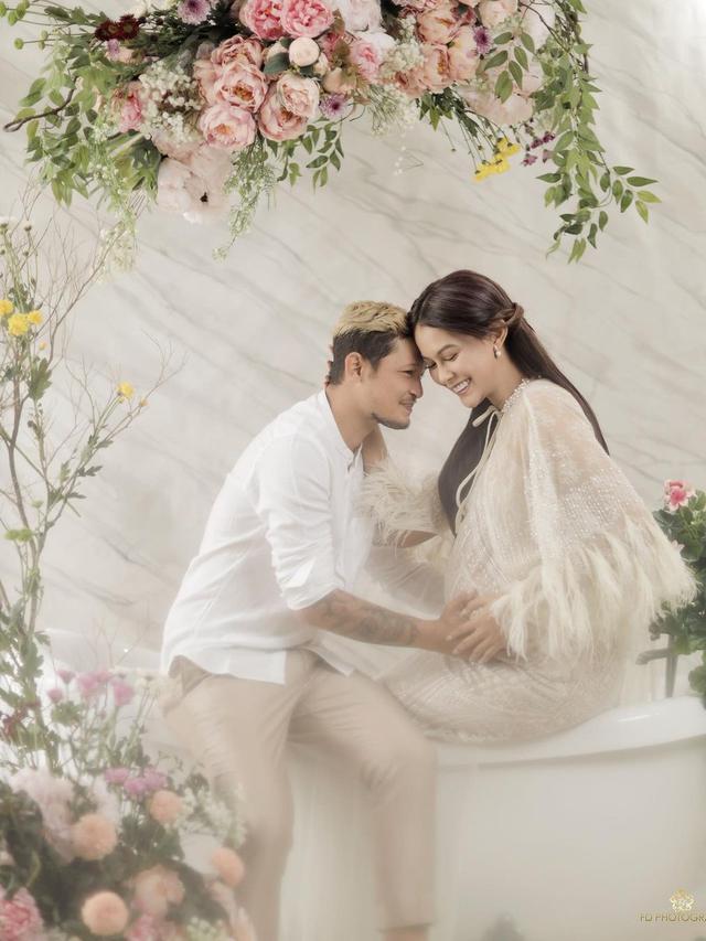 Hamil 9 Bulan, Ini 6 Potret Terbaru Maternity Shoot Bunga Jelitha