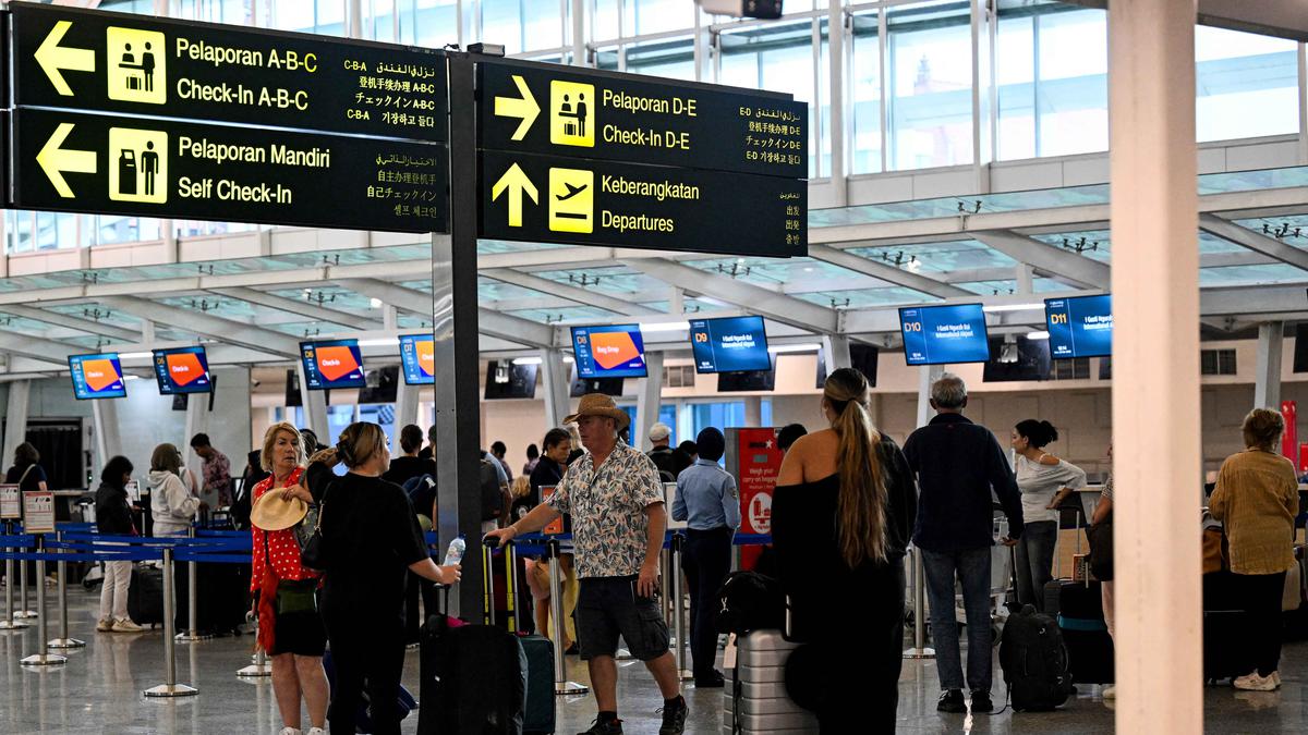 Imbas Penutupan Ruang Udara di Kawasan Timur Tengah, Puluhan Jadwal Penerbangan Dibatalkan