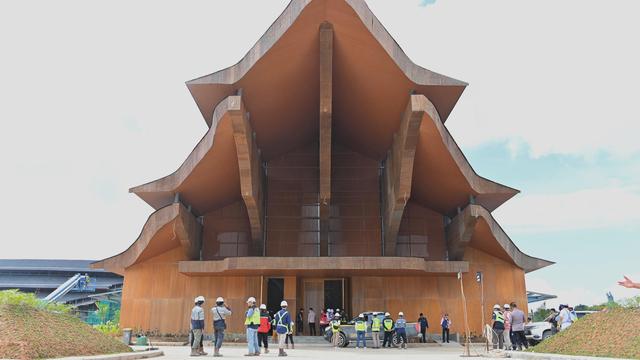 Menteri Perhubungan Budi Karya Sumadi kembali mengecek pembangunan Bandara Ibu Kota Nusantara (IKN). (Foto: Kementerian Perhubungan)