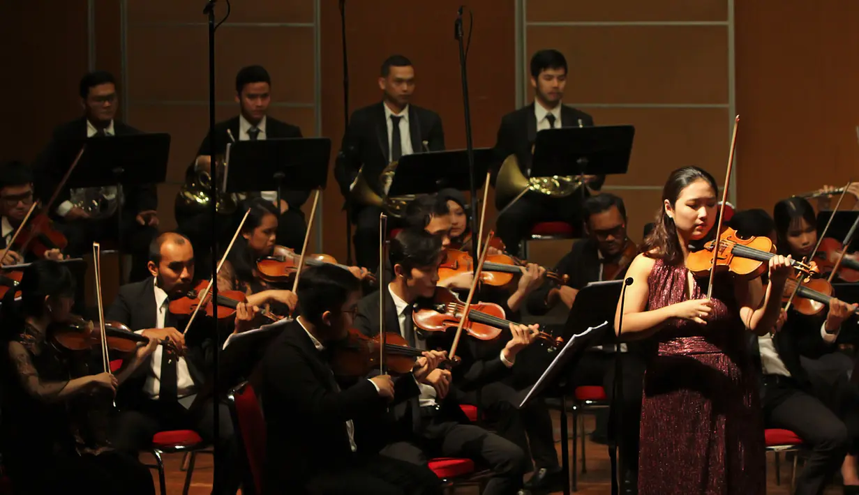 Jakarta Concert Orchestra Jumat (21/2/2020) di Usmar Ismail Hall, Jakarta. (Bambang E Ros/Fimela.com)