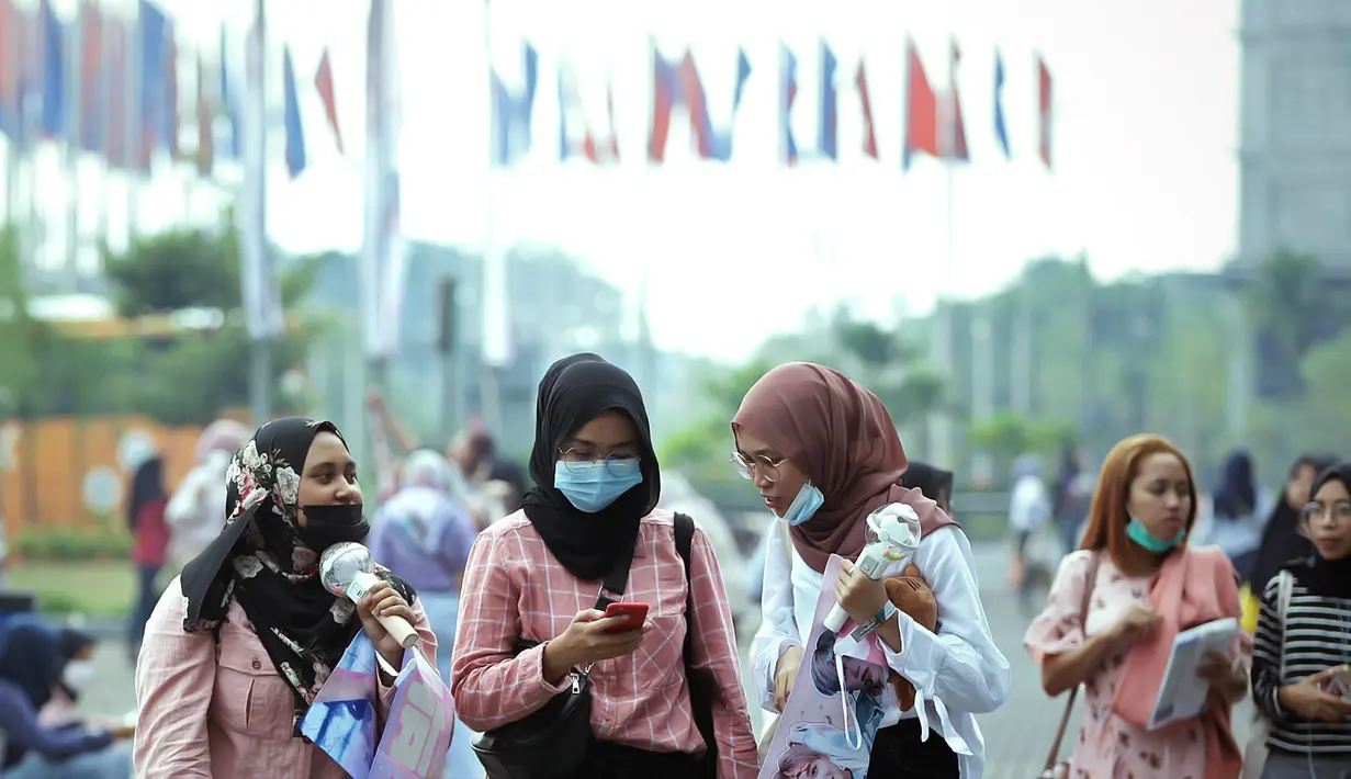 Penggemar Park Jihoon jelanng Konser digelar di ICE BSD Hall 5, Tangerang, Sabtu (15/2/2020). (Bambang E Ros/Fimela.com)