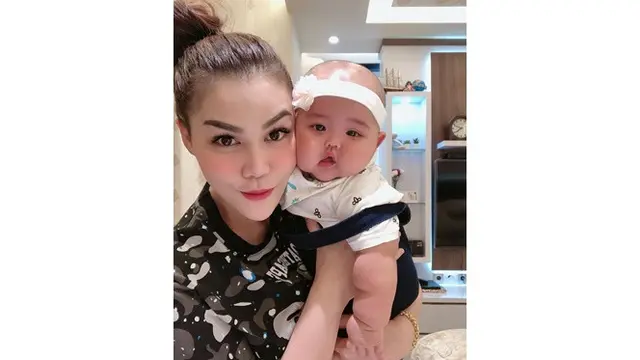 6 Potret Katherine Tanu Wijaya, Anak DJ Katty Butterfly yang Menggemaskan